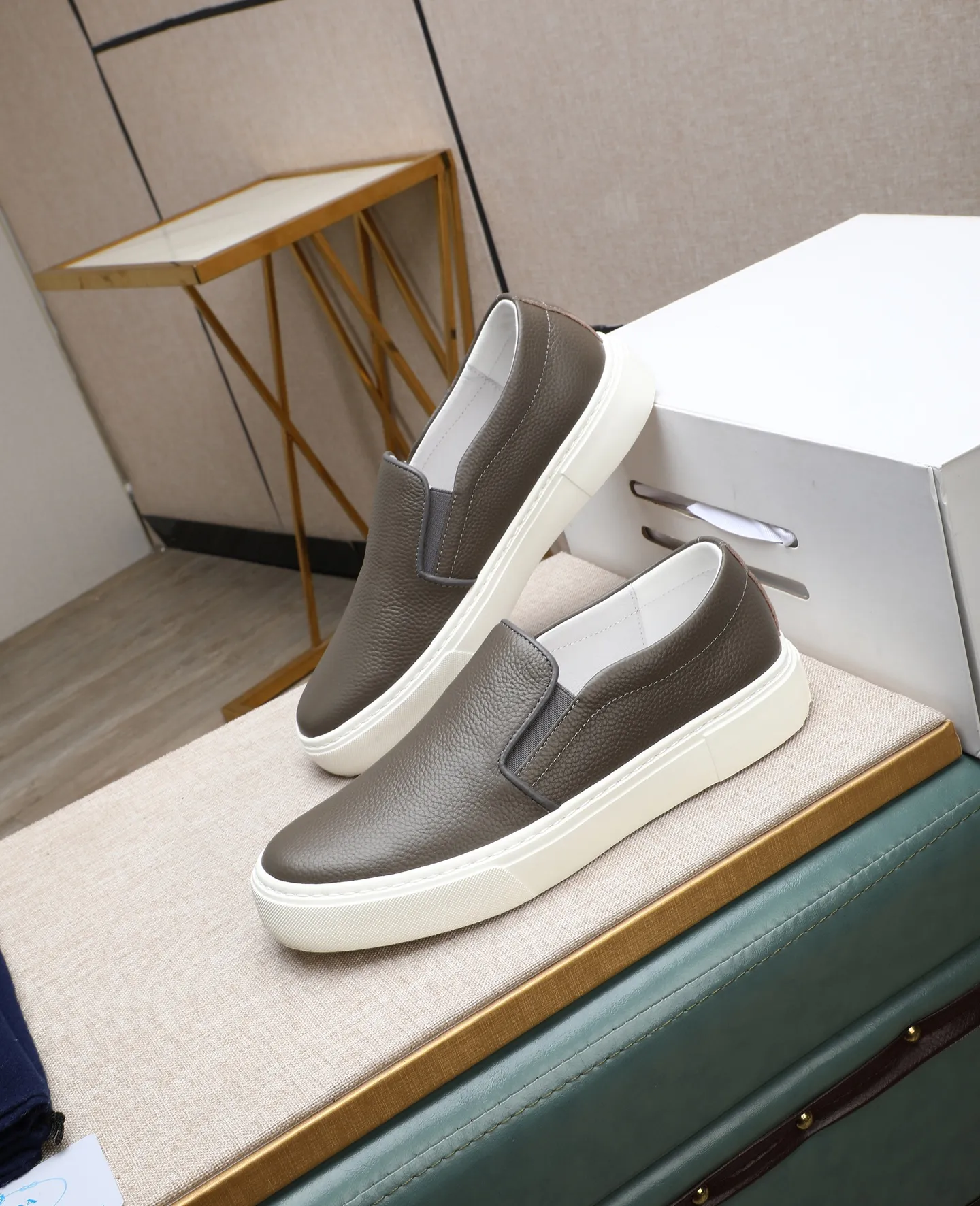 Men's men's shoes💰440🌹🌹[PRADA—Prada] latest model🙈original replica! 👟👟👟Available here. The workmanship is top-notch. The upper is made of Italian 🇮🇹Imported calfskin. ❗️Breathable genuine leather lining @Suitable for travel. The original version has an enlarged engraved sole, making it suitable for all kinds of travels, showing low-key luxury. Let quality speak for itself. Color: Size: 38-44